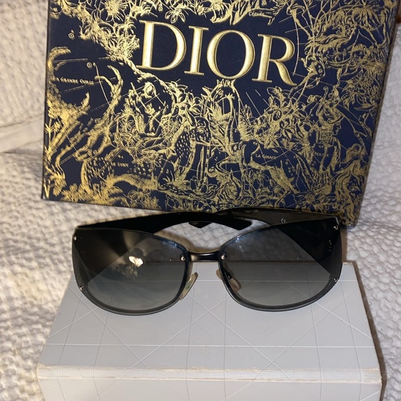 Dior Accessories - LOW START ALERT Dior Authentic Sunglasses and case